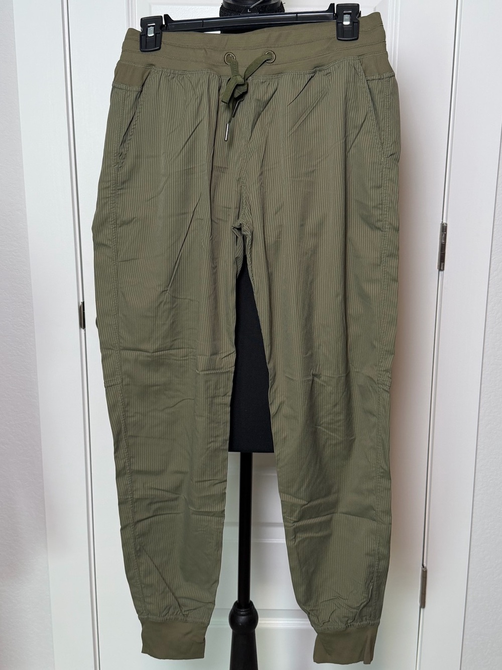 Zyia Active Olive Green Jogger Pants Size Medium | Textured Performance